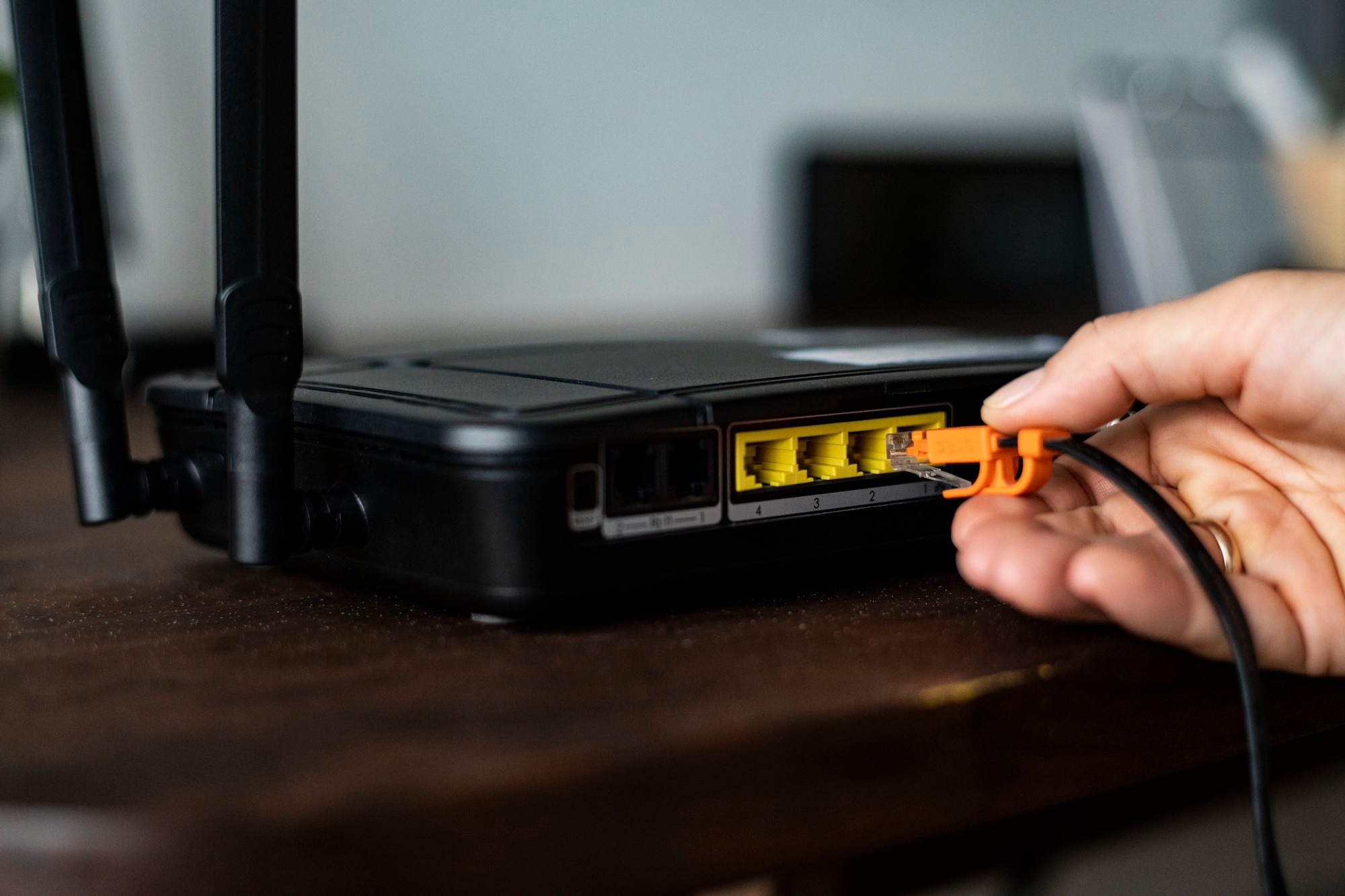Desligar e ligar o roteador melhora a internet? Confira o que fazer contra Wi-Fi lento